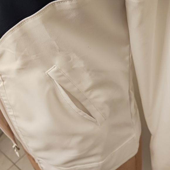 NIKE  Womens running Jacket - Picture 7 of 7